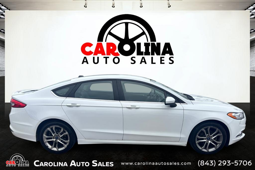 2017 Ford Fusion SE's photo