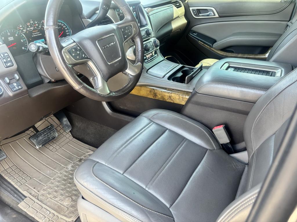2017 GMC Yukon Denali - Photo 11