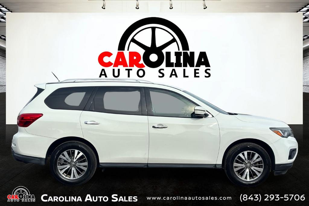 2017 Nissan Pathfinder SV