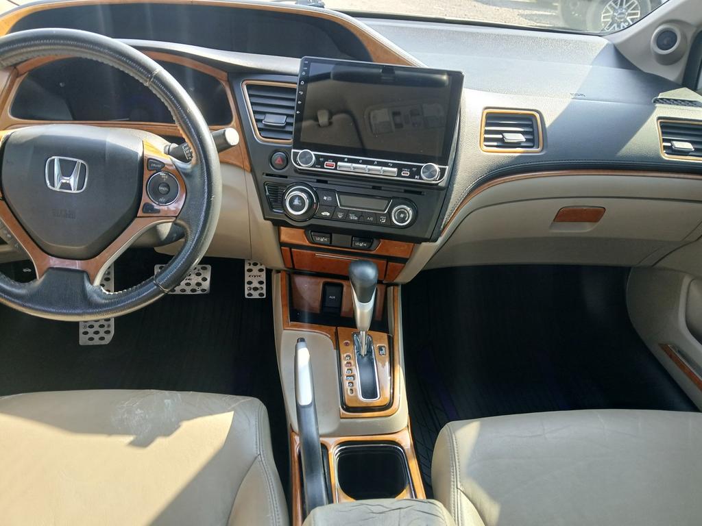 Honda Civic photo 9