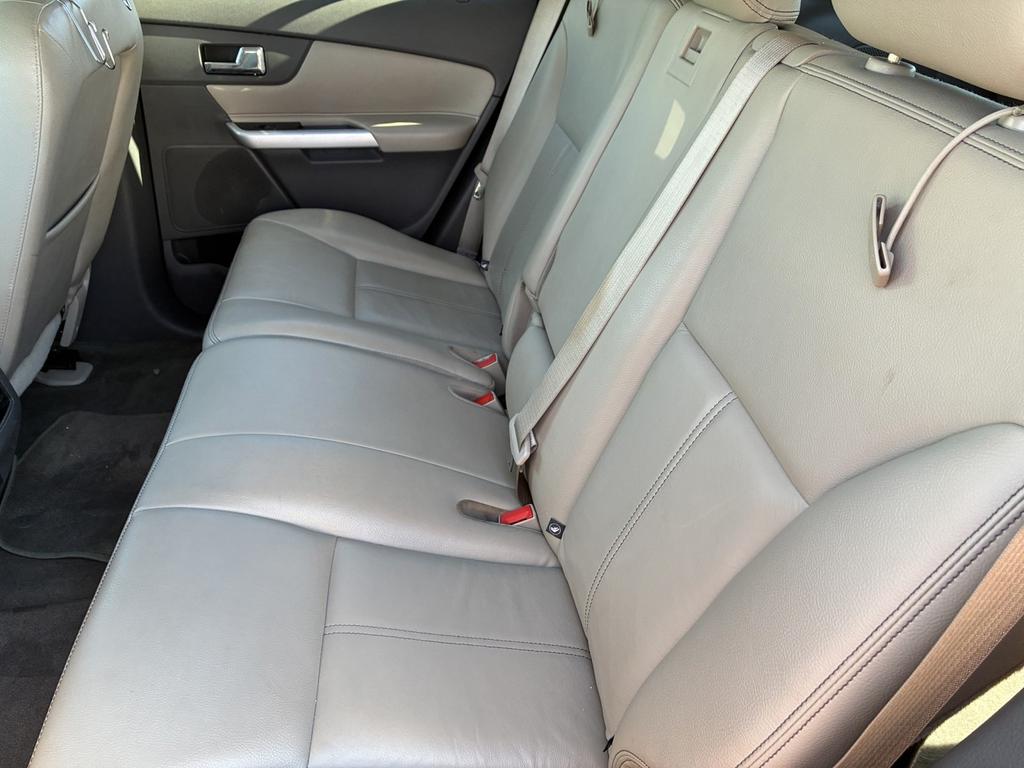 Ford Edge photo 8